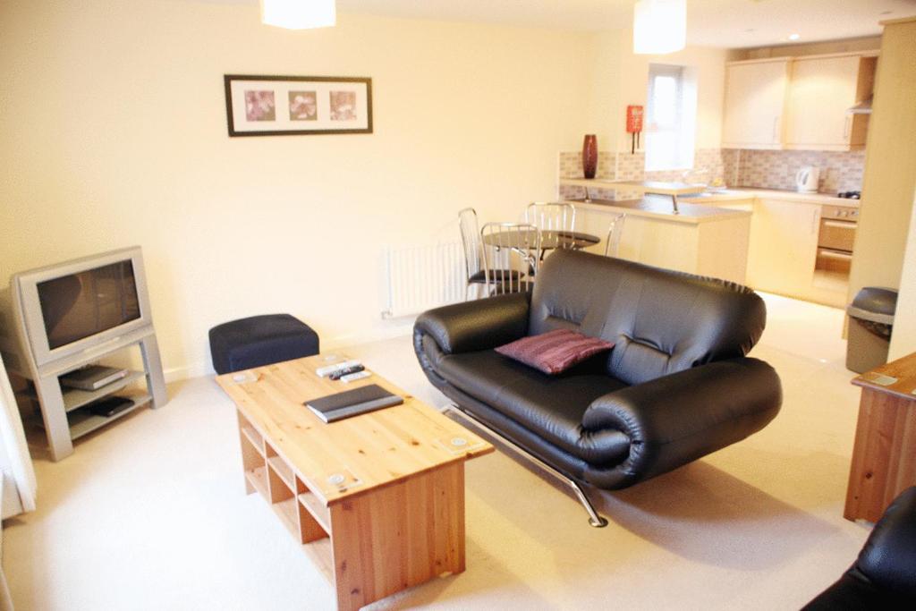 Brunel Crescent Apartments Swindon Room photo